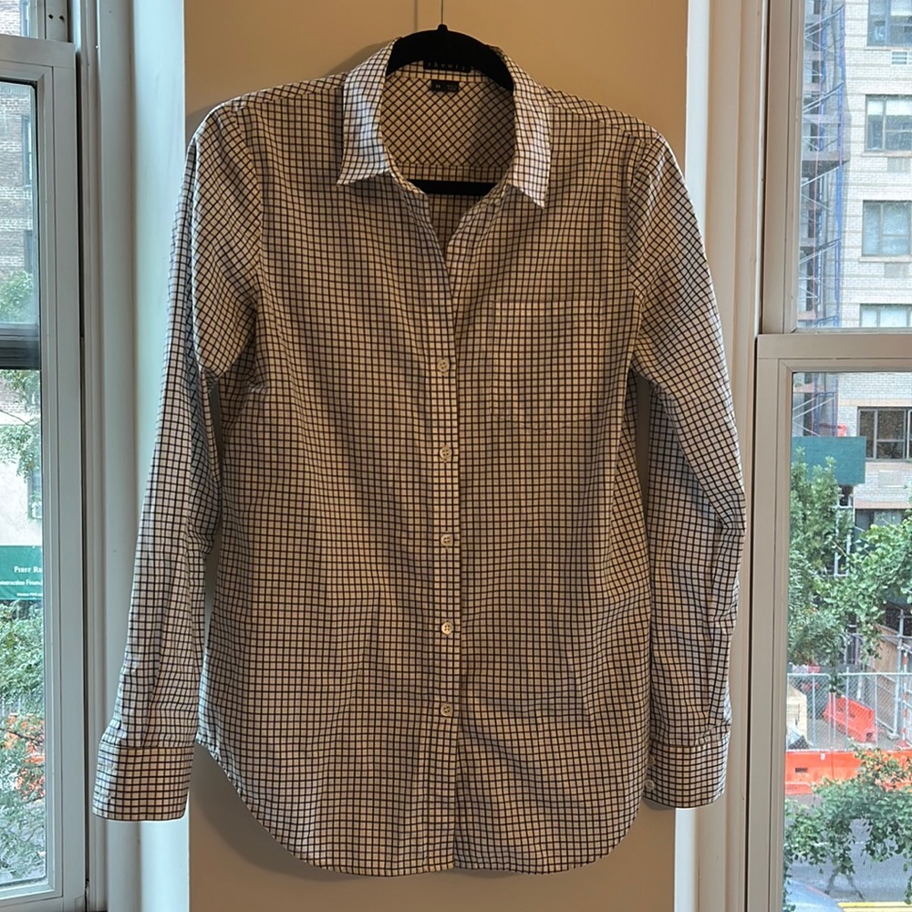 Theory 100% cotton button down dress shirt